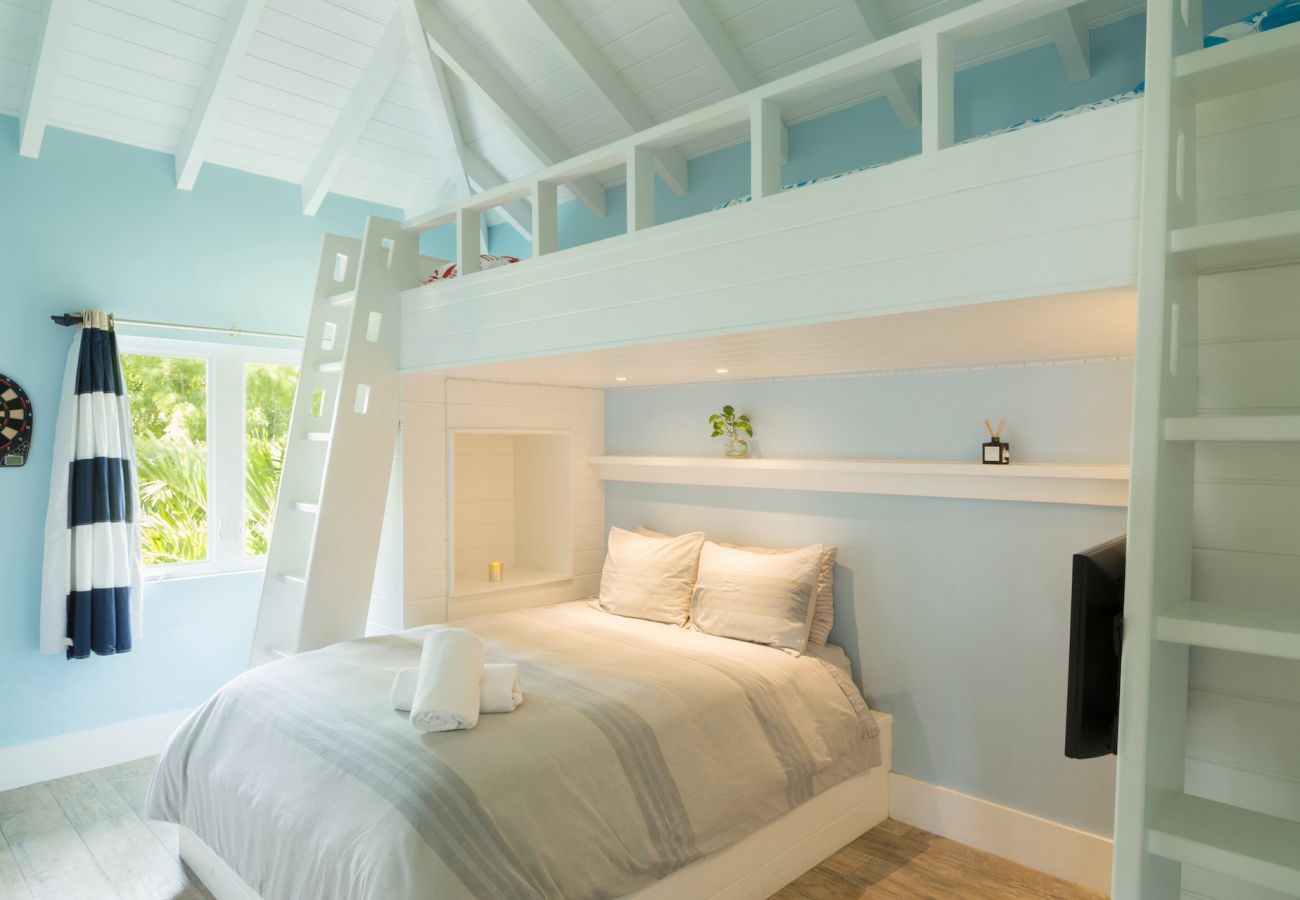 Villa in Grace Bay - Tree House