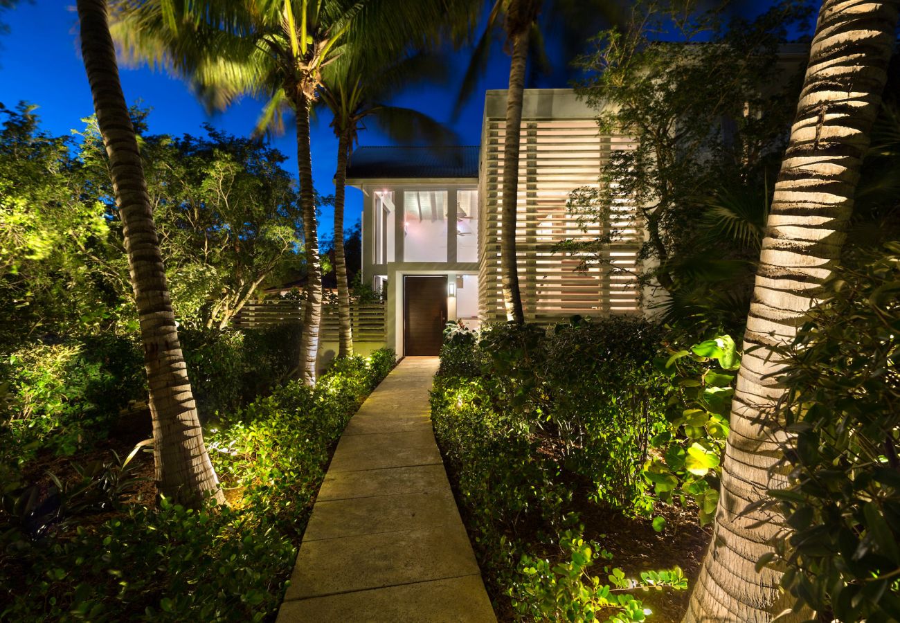Villa in Grace Bay - Tree House
