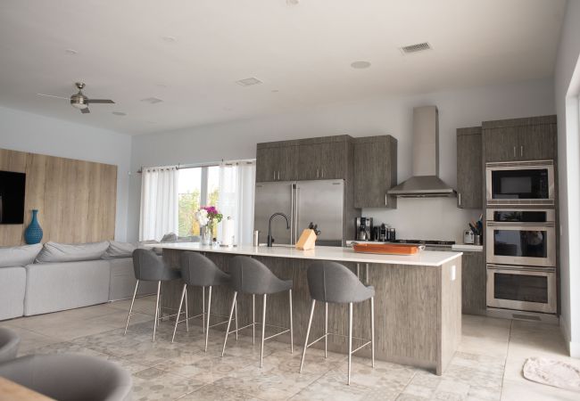 Villa in Leeward - Sand and Sea Villa in Leeward - Sand and Sea