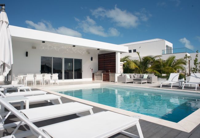 Villa in Leeward - Sand and Sea Villa in Leeward - Sand and Sea