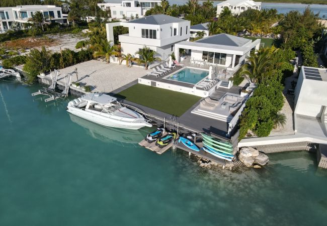 Villa in Leeward - Sand and Sea Villa in Leeward - Sand and Sea