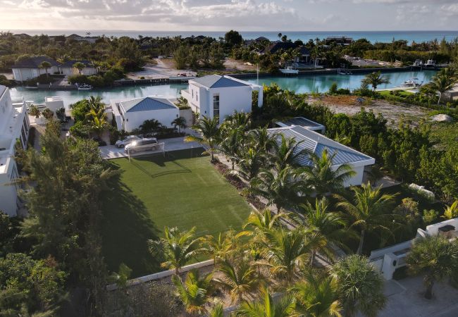 Villa in Leeward - Sand and Sea Villa in Leeward - Sand and Sea