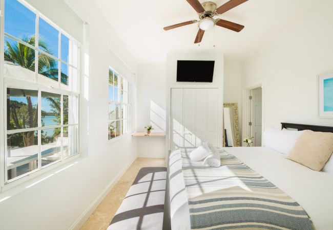 Villa in Turtle Tail - Shutters Villa Villa in Turtle Tail - Shutters Villa