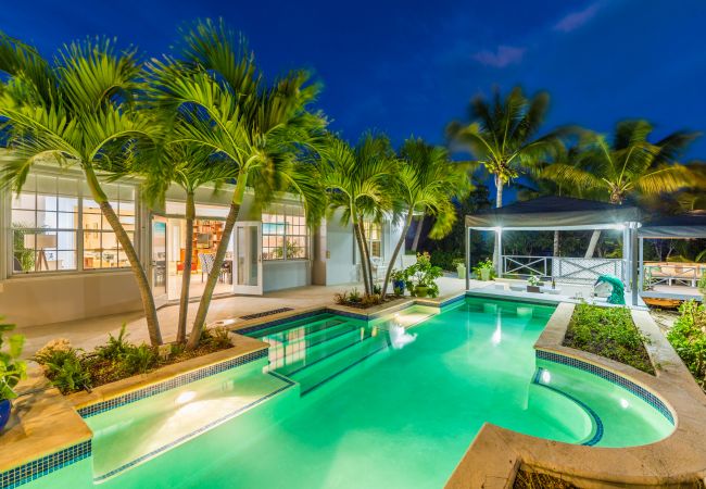 Villa in Turtle Tail - Shutters Villa Villa in Turtle Tail - Shutters Villa