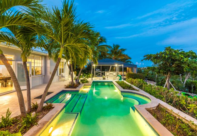 Villa in Turtle Tail - Shutters Villa Villa in Turtle Tail - Shutters Villa