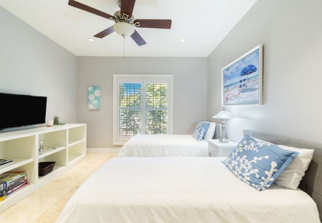 Villa in Turtle Tail - Shutters Villa Villa in Turtle Tail - Shutters Villa