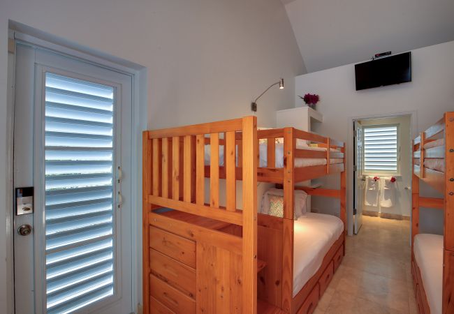 Villa in Leeward - Pelican Vista Villa in Leeward - Pelican Vista