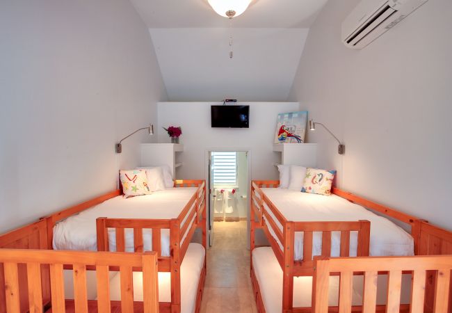 Villa in Leeward - Pelican Vista Villa in Leeward - Pelican Vista