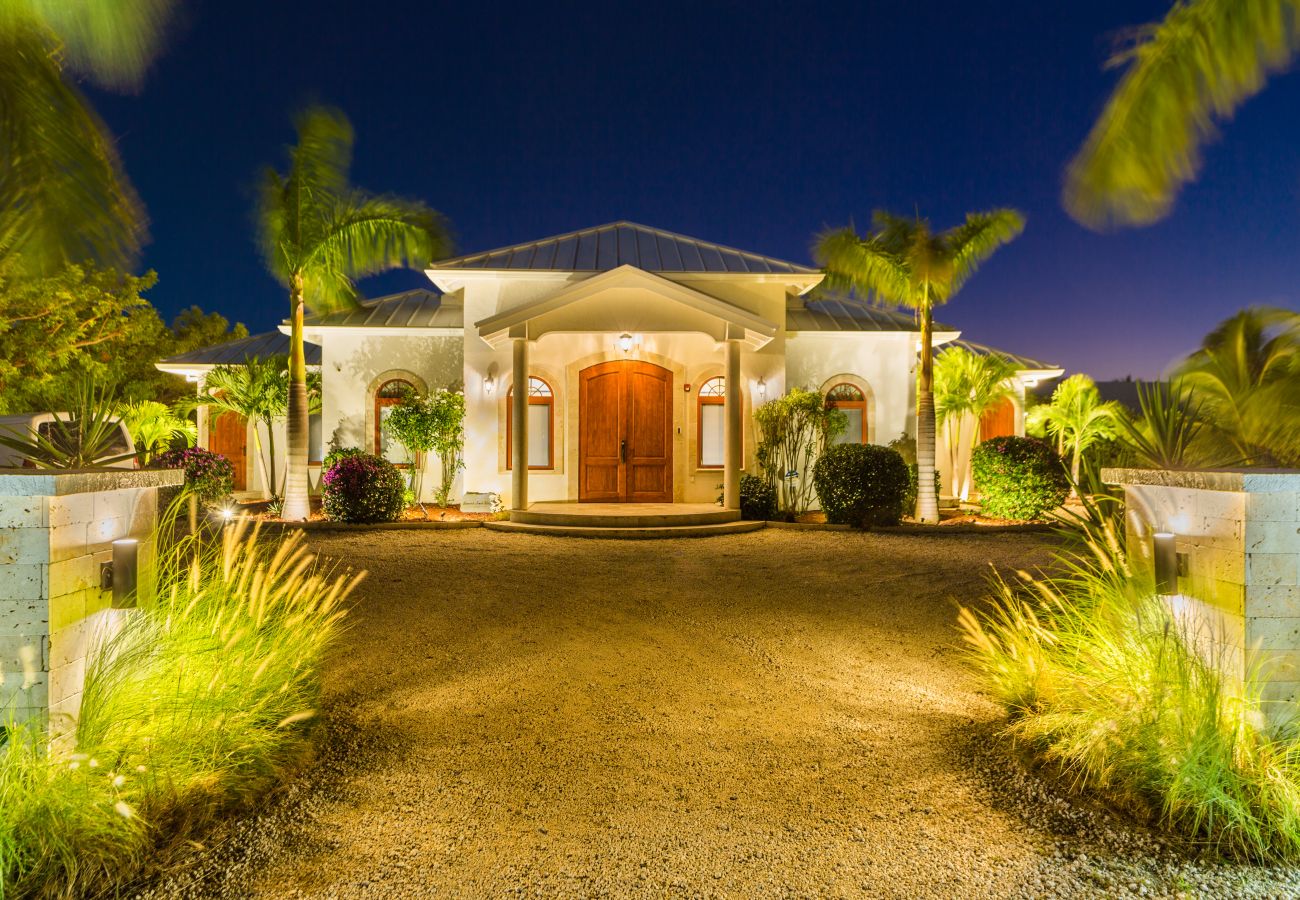 Villa in Leeward - Leeward Jewel Villa